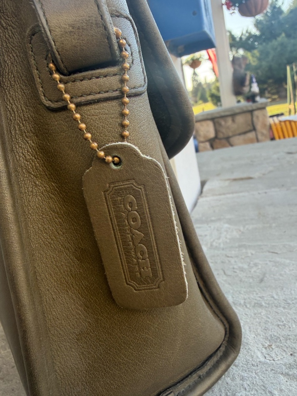 Share Vintage Coach USA Putty Olive Leather Crossbody Bag 1970s 80s - Picture 5 of 12